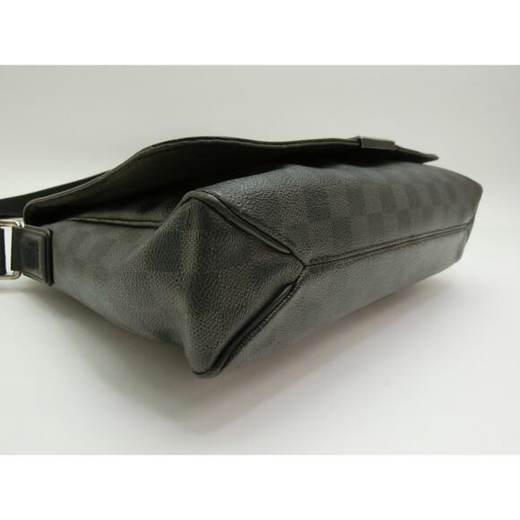 LOUIS VUITTON Damier Graphite District MM Messenger Shoulder Bag N41272 - Picture 8 of 16